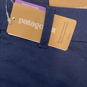 NWT women’s stretch all-wear cropped pants